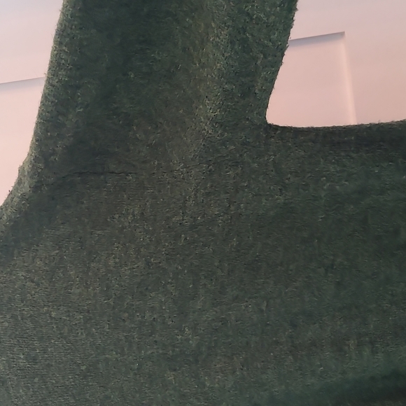 H&M forest green sweater - Picture 4 of 5